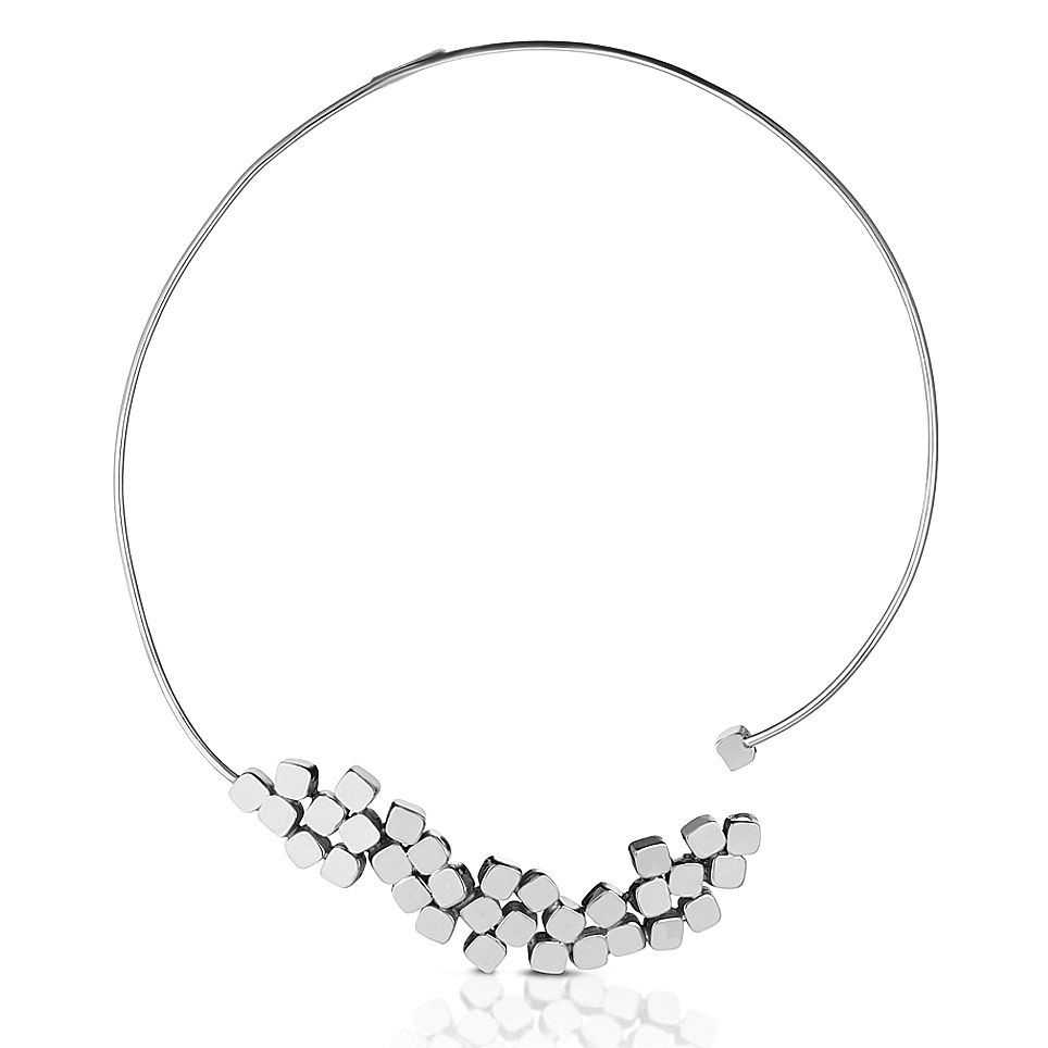 Collier in argento. Aperto con giro modulabile