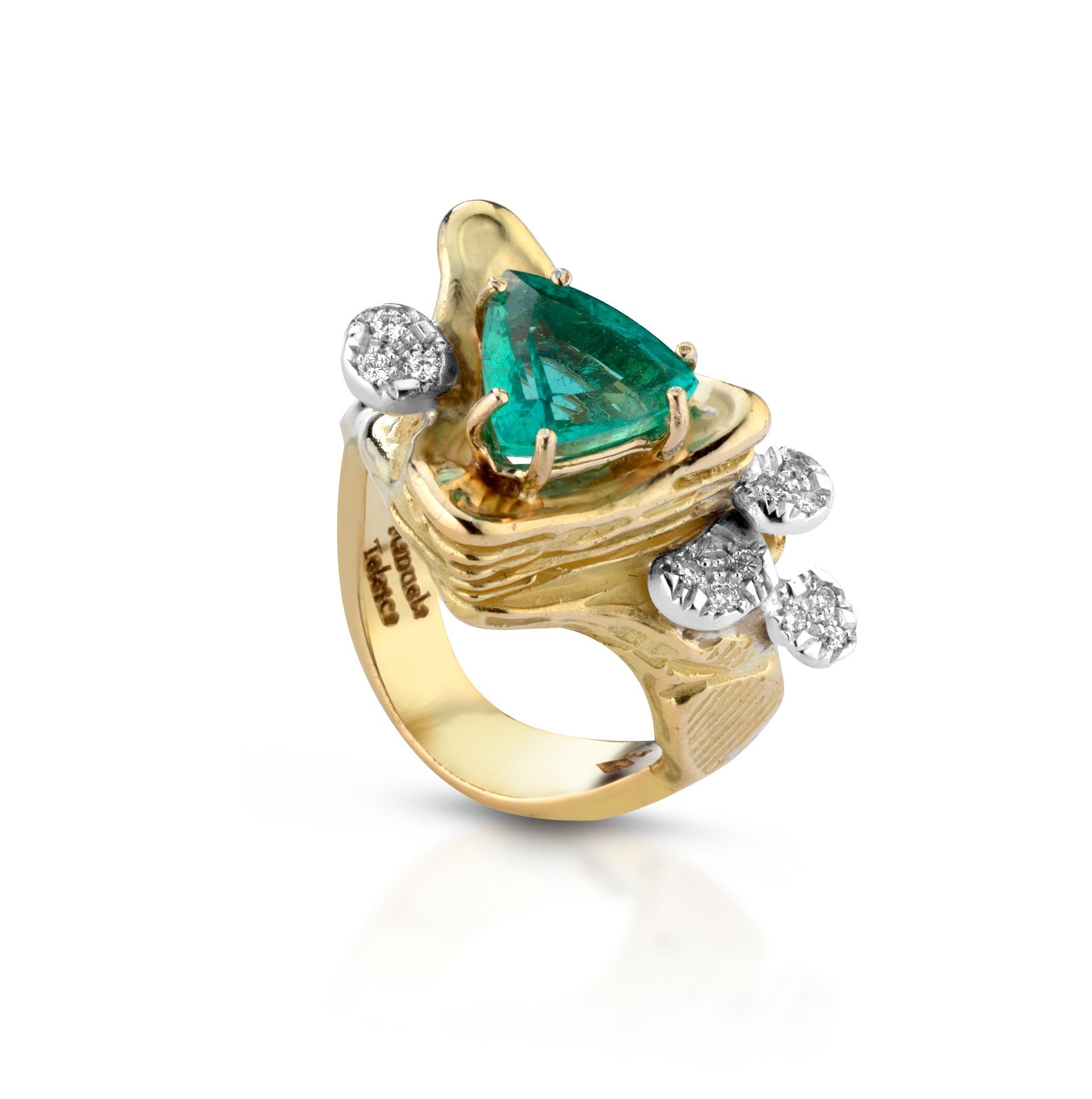 anello in oro smeraldo e diamanti