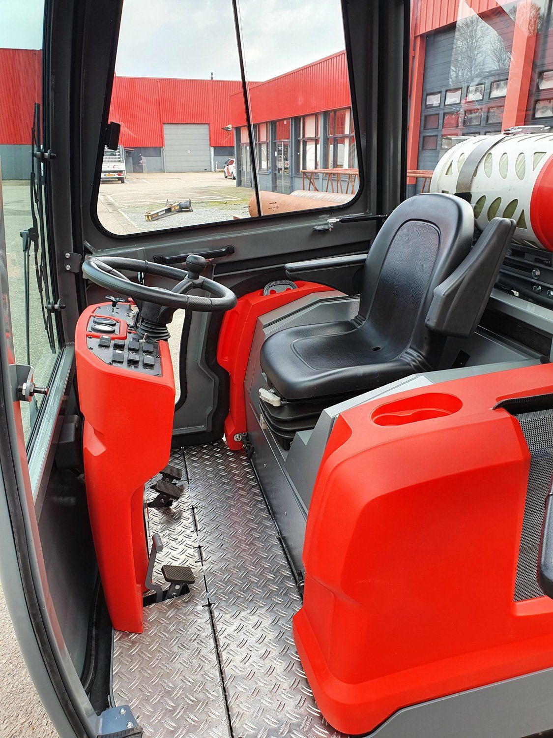 Meclean professional ride-on sweeper Buster 1800 TTD CAB with cabin