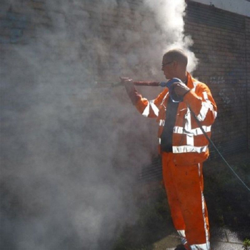 Meclean Trailerpack 200/21 WW Verwijderen van graffiti staand met SteamPLUS