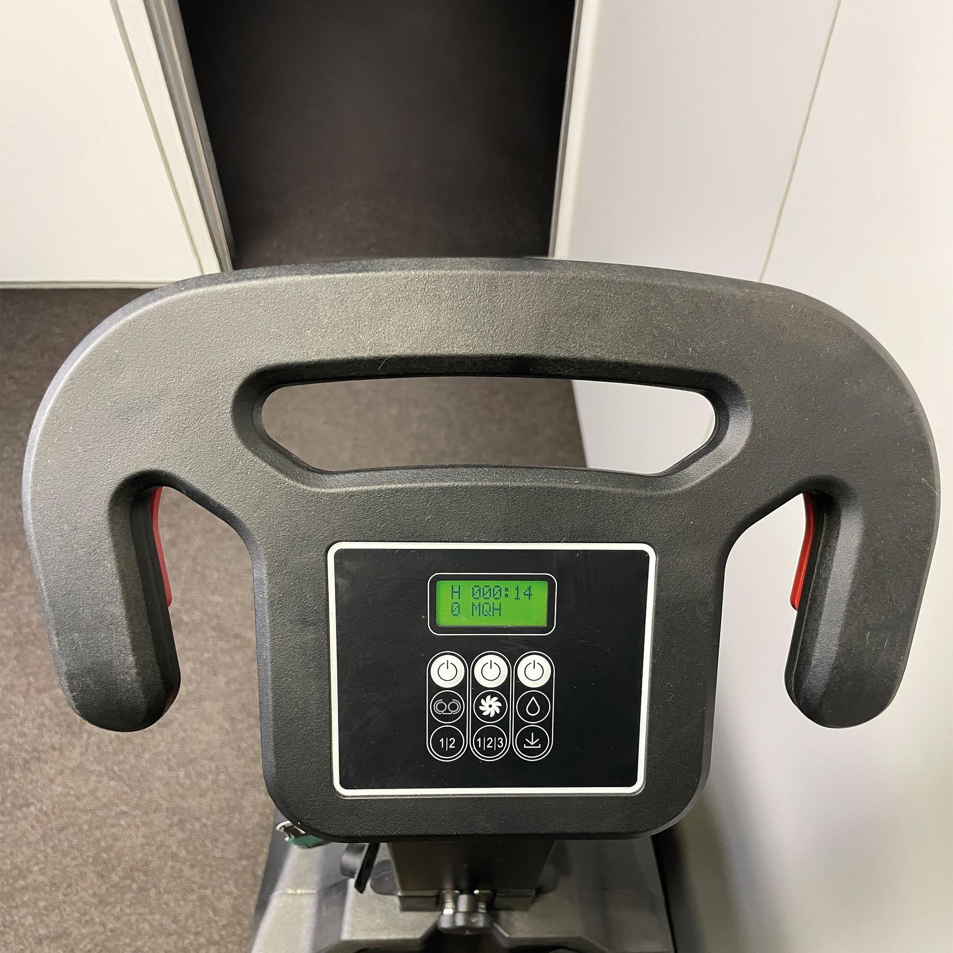 Meclean professional walk-behind scrubber-dryer battery-powered POWERSCRUB 40.8 detail steering handle