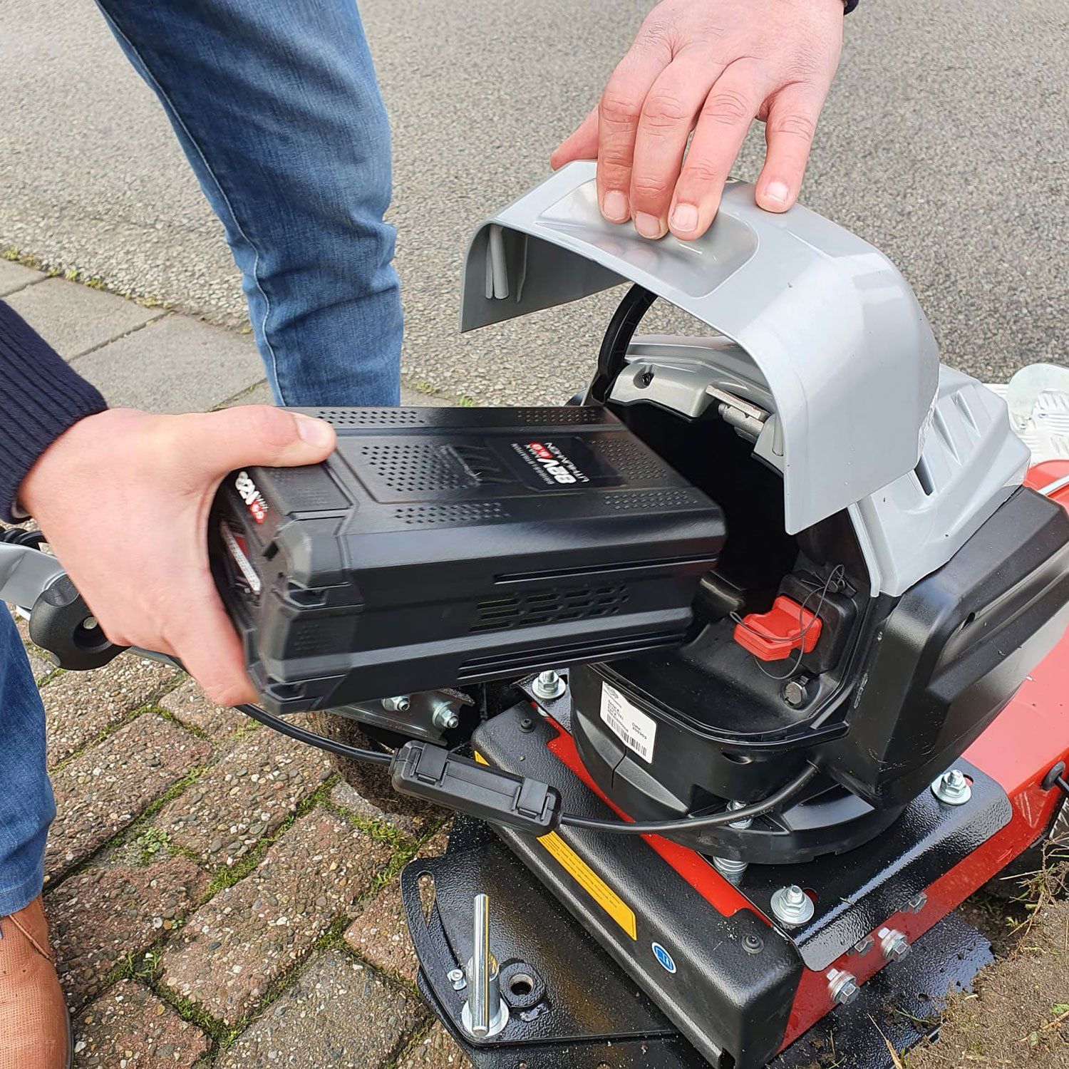 Meclean weed brush machine WEEDSWEEP battery