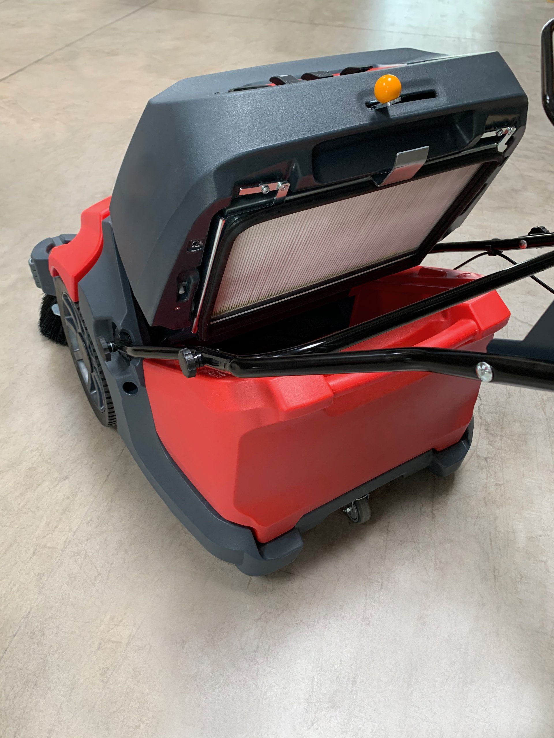 Meclean veegmachine batterij aandrijving BUSTER 950E Pro achterzijde open