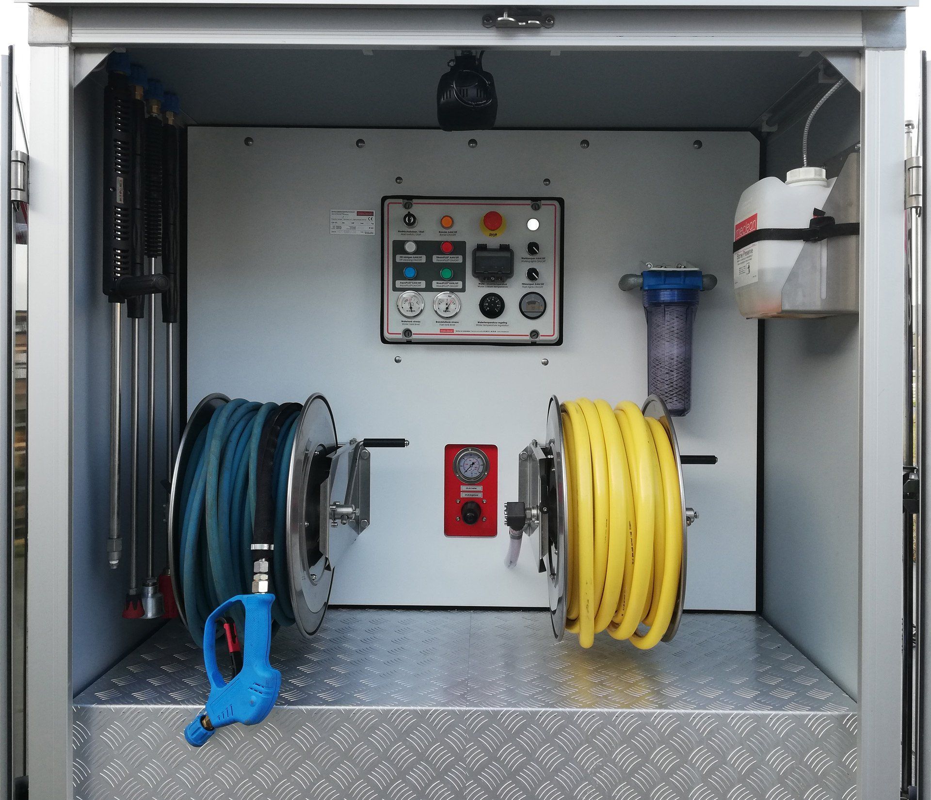 Meclean electrical powered high -pressure trailer HDTE 250/15 detail rear side open control panel