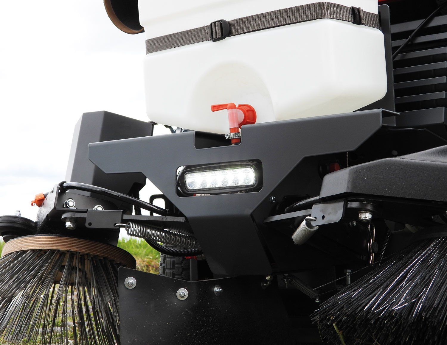 Meclean fully electric outdoor sweeper CitySweeper-S water tank kit