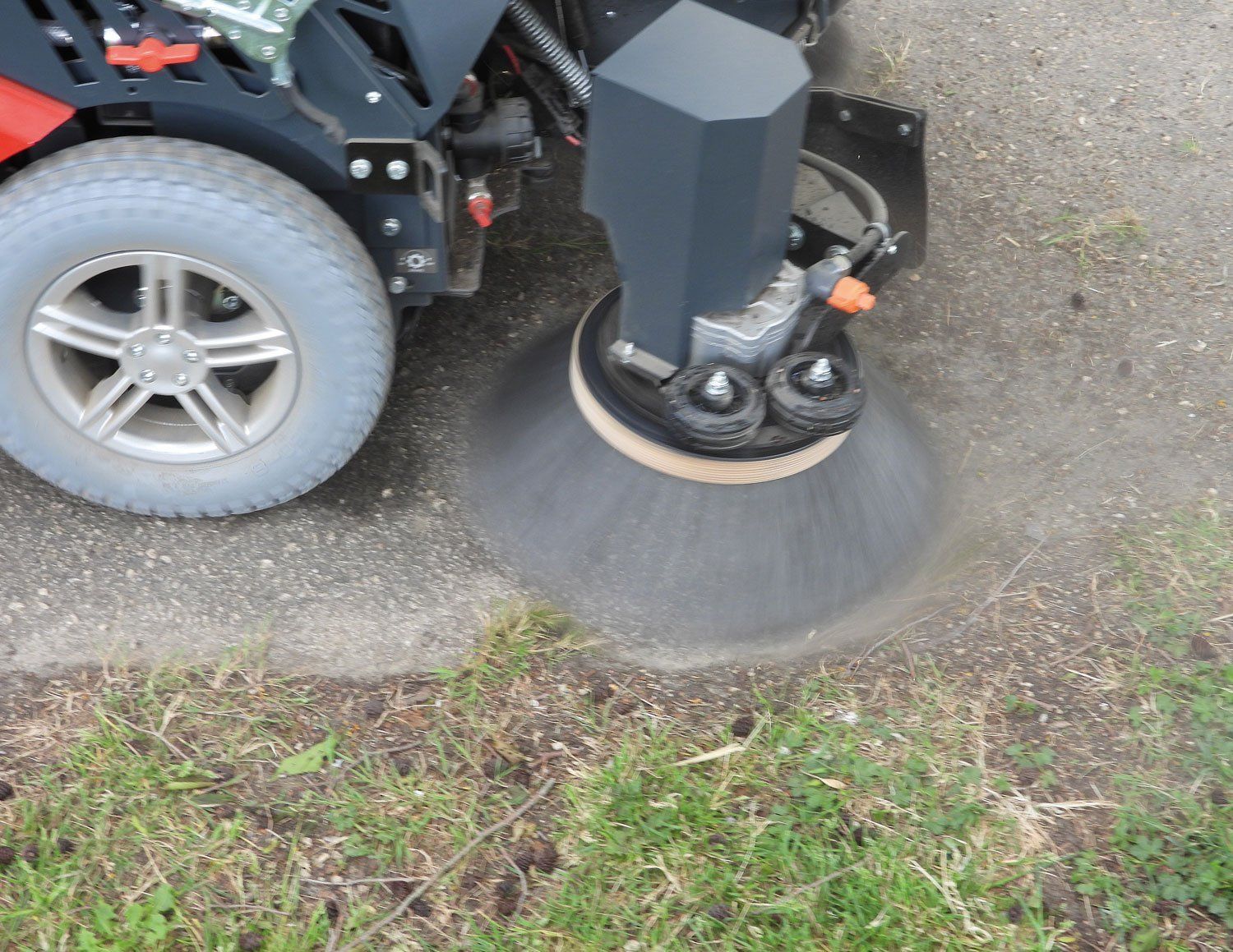 Meclean fully electric outdoor sweeper CitySweeper-S weed brush kit