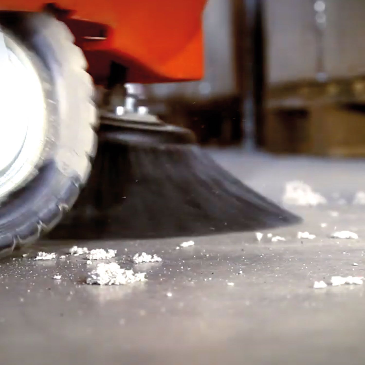 Meclean professional ride-on sweeper Buster 1000TTE detail sweeping