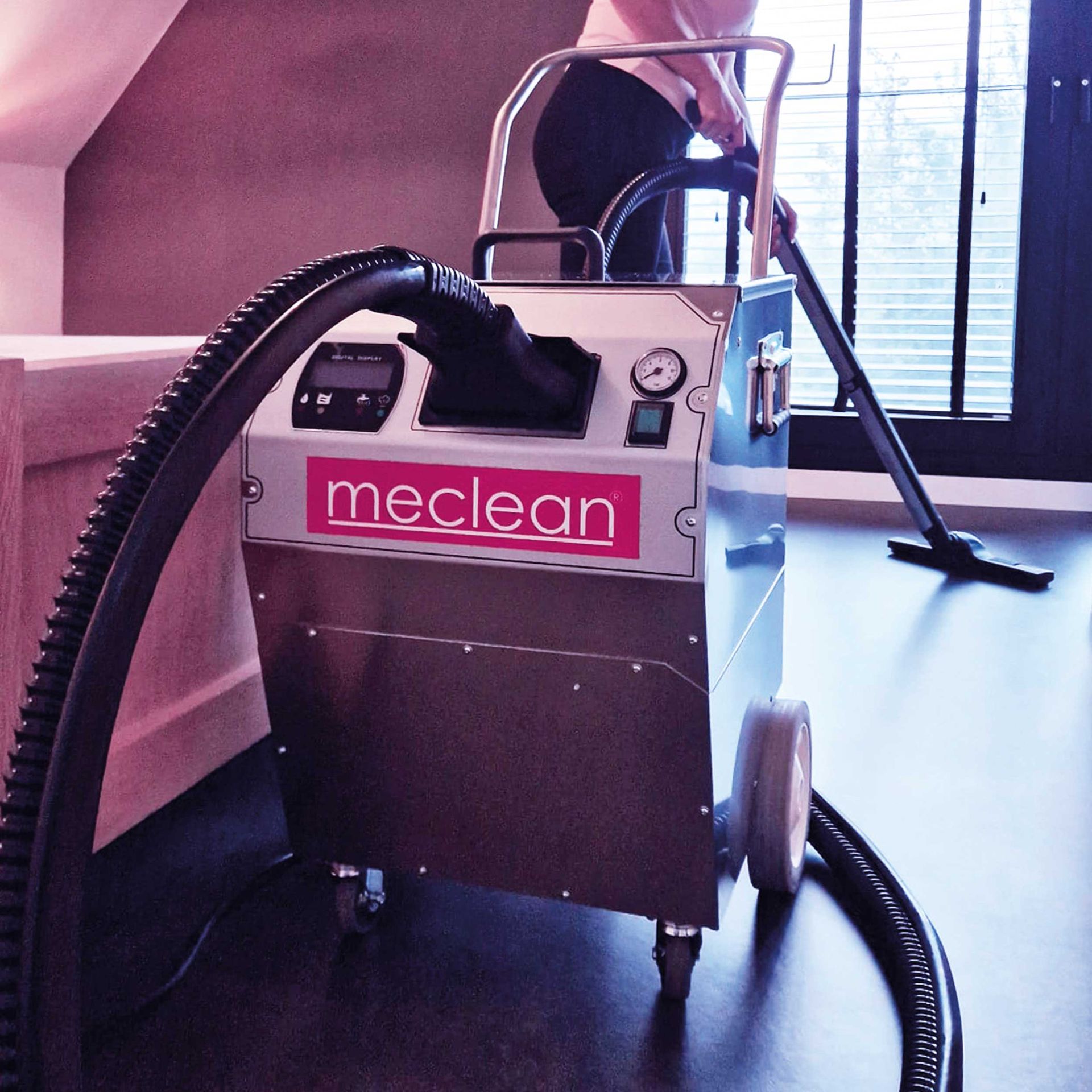 Meclean professionele stoomreiniger Steampower Vac bestrijding van bedwansen met stoom