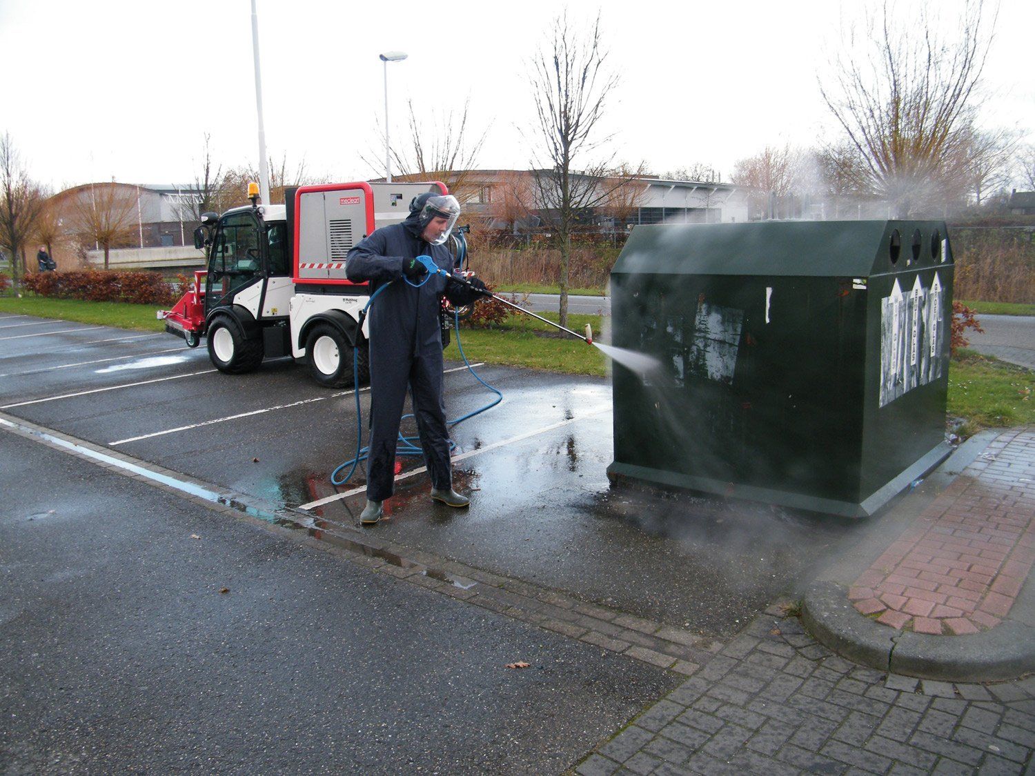 Meclean vehicle mounted high-pressure cleaning unit Citycleaner-H removing posters