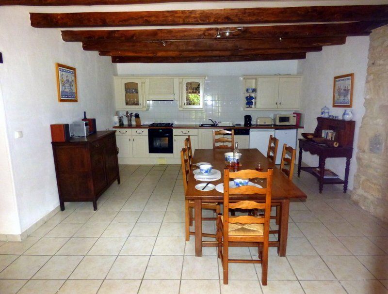gite-kitchen-dining-room
