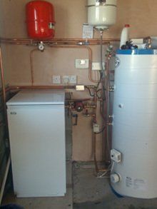 Installation of a Grant 26/36 oil boiler and solar cylinder system