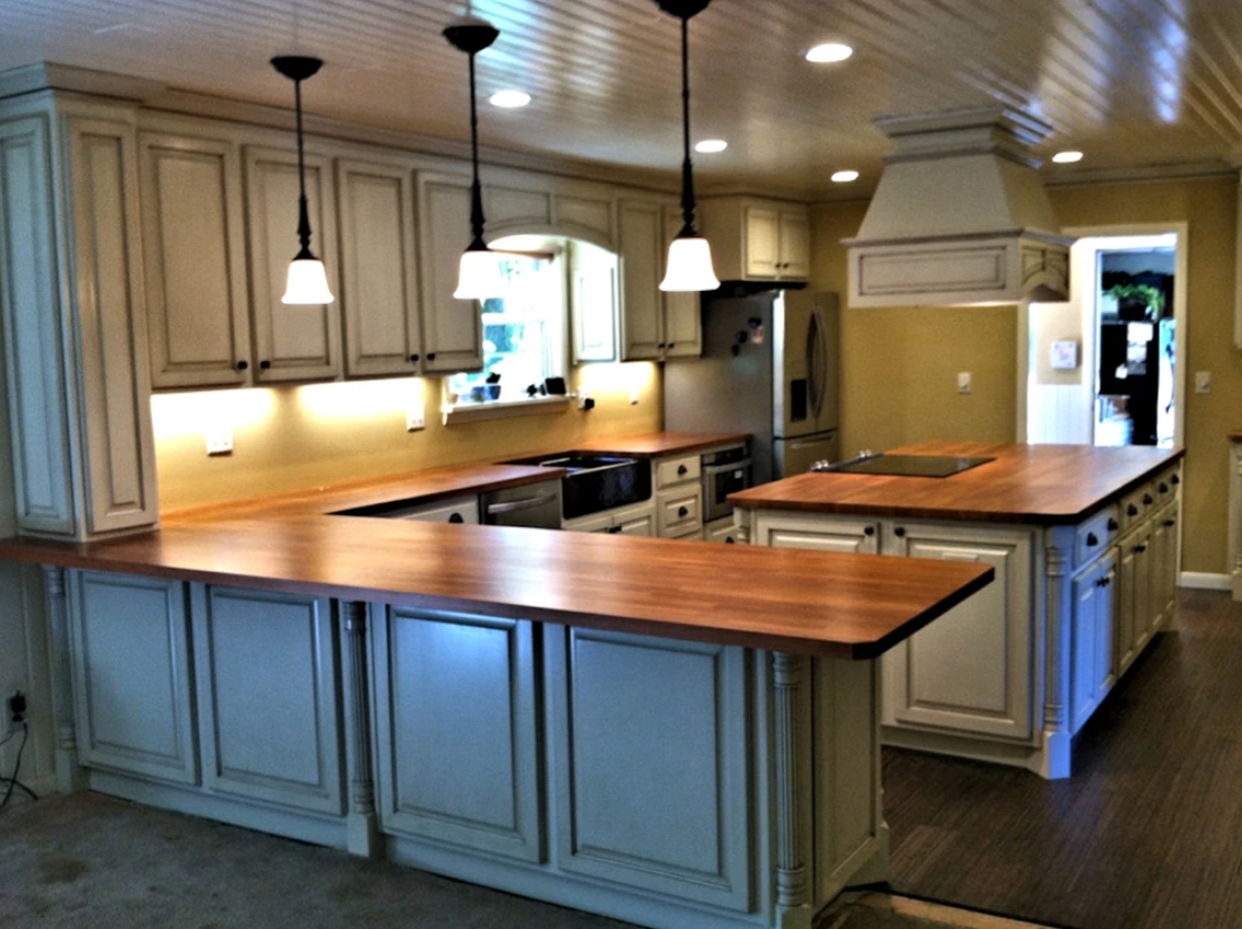 custom traditional wood cabinets