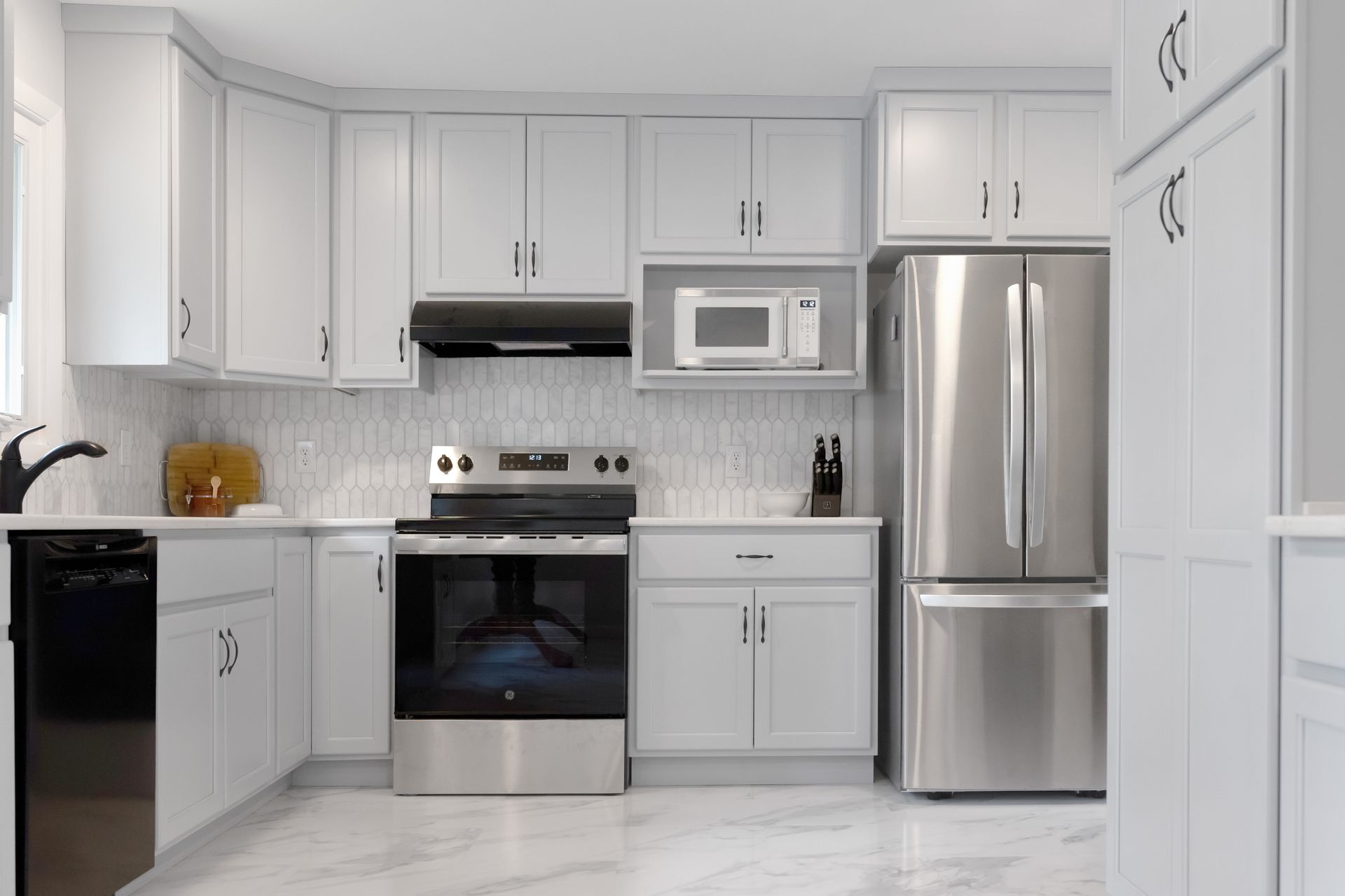 Custom Built Cabinets - Krypton, Cambria Sutherland Countertops