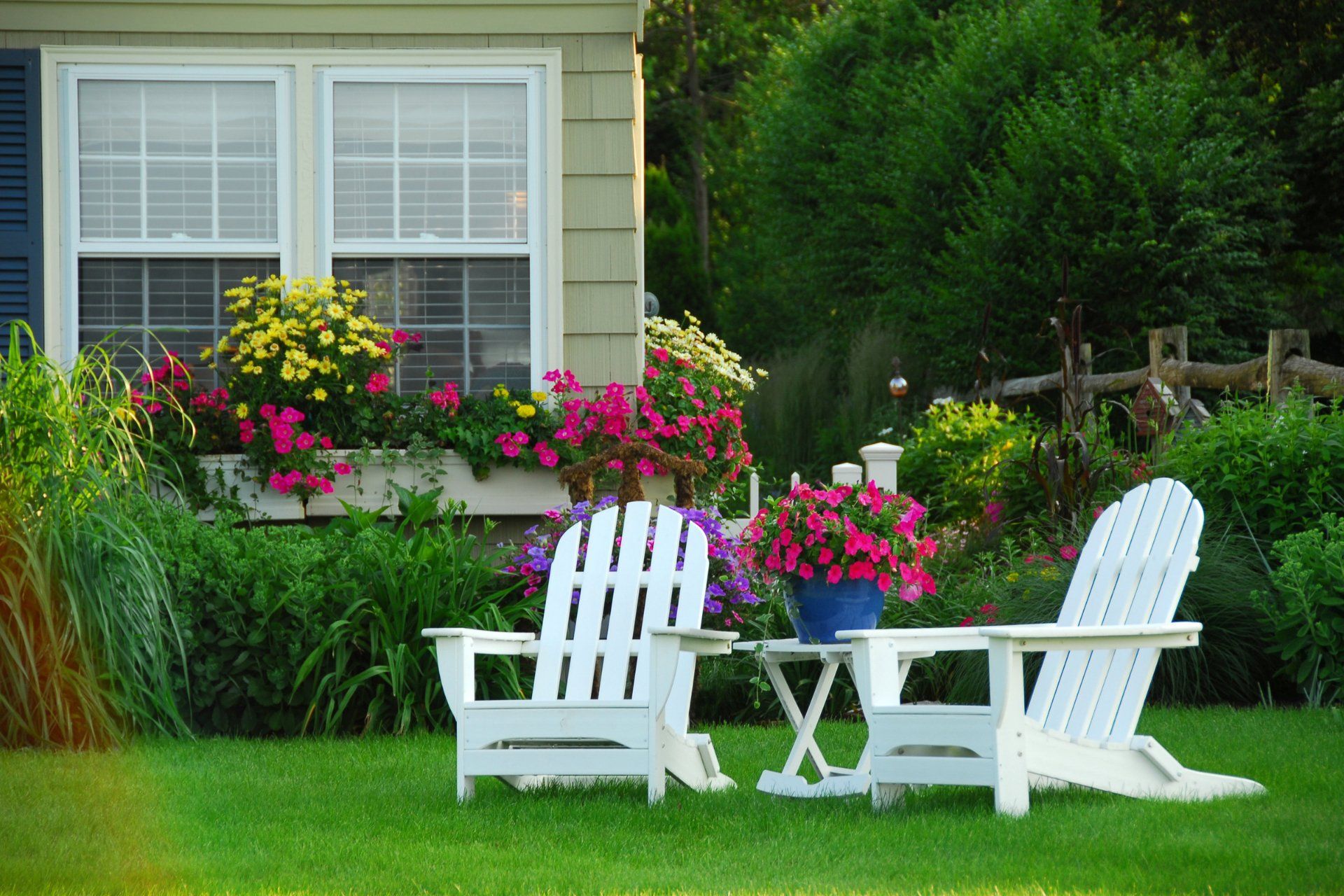 front yard with chairs