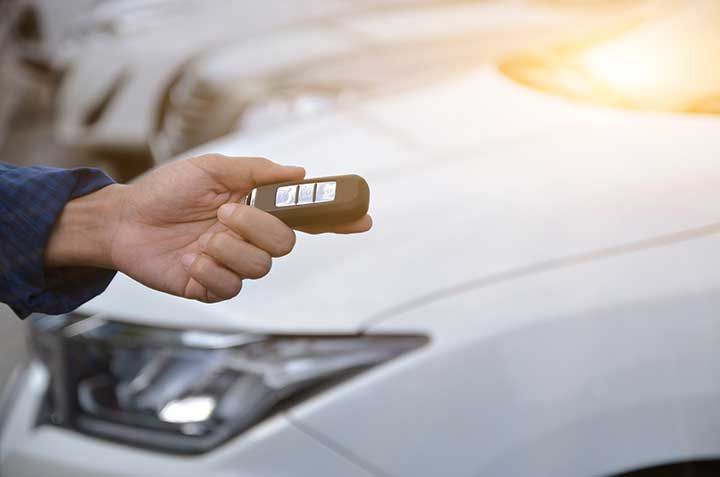 Car remote control by smart key