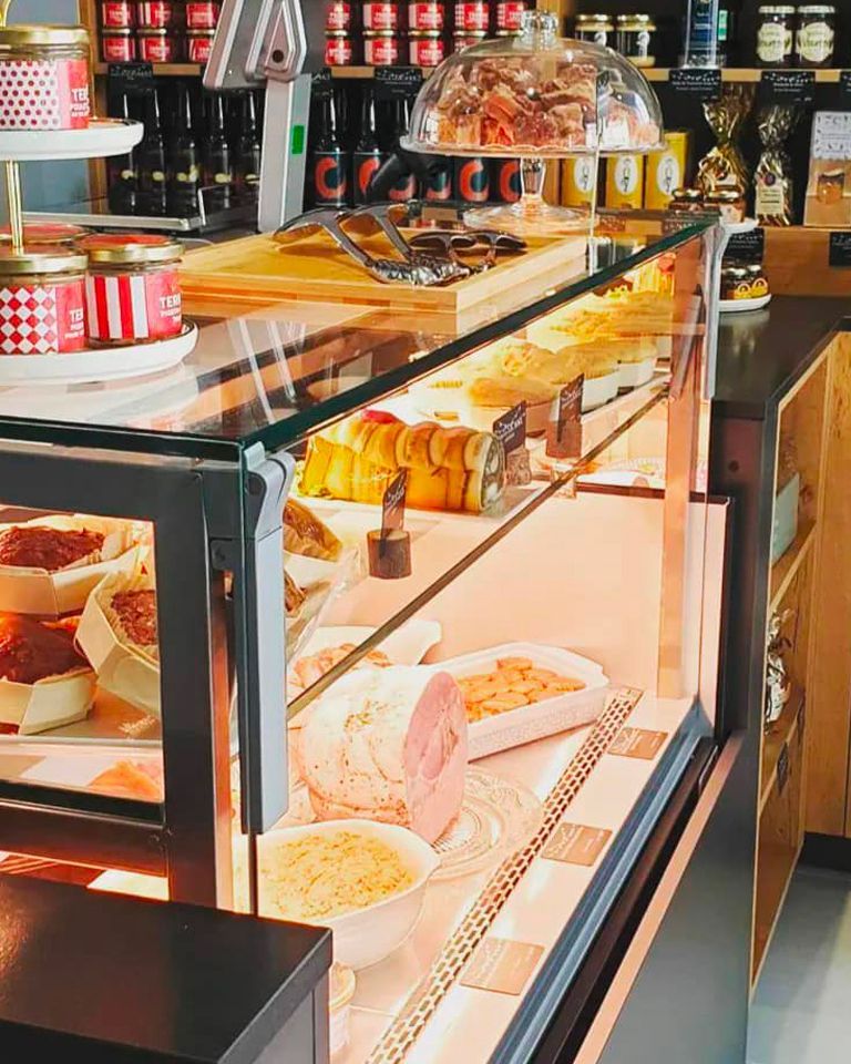 Intérieur de la boutique LB Traiteur située à Azay-Le-Rideau