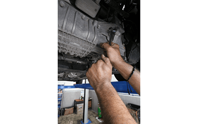 riparazione motore auto ford