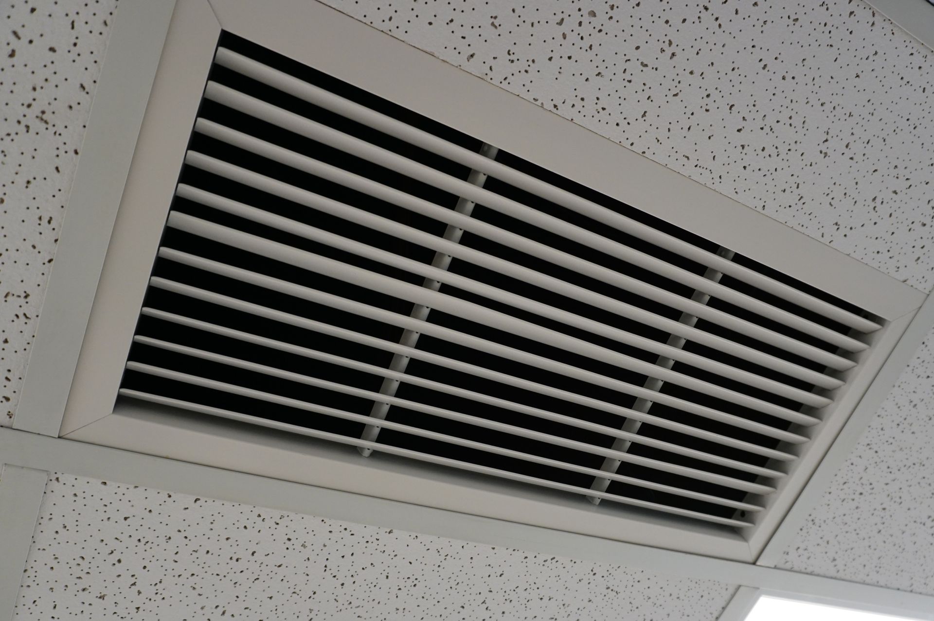 warning signs of an air duct cleaner scam