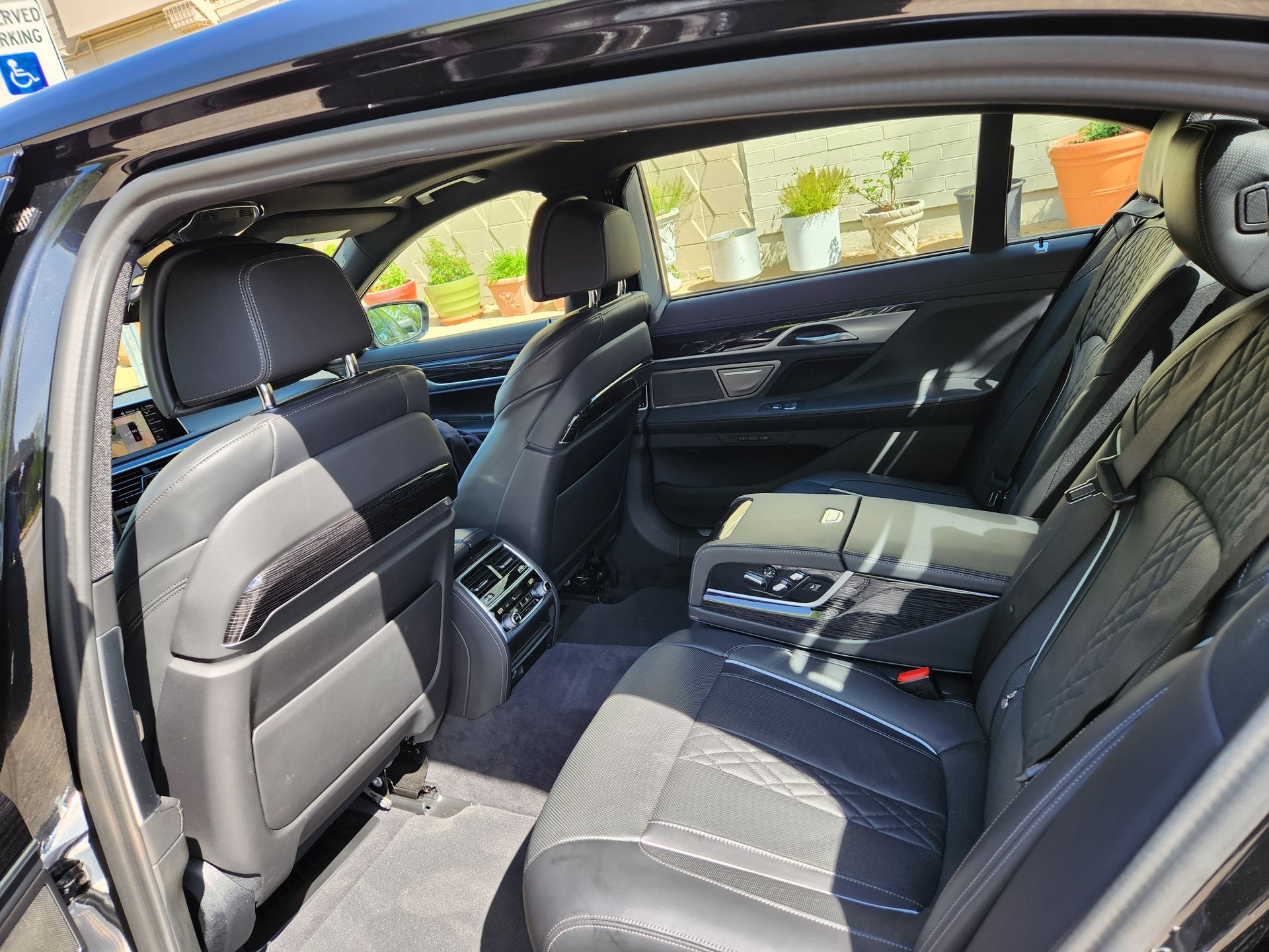 Concierges fleet -The BMW 740 i-2022 interior