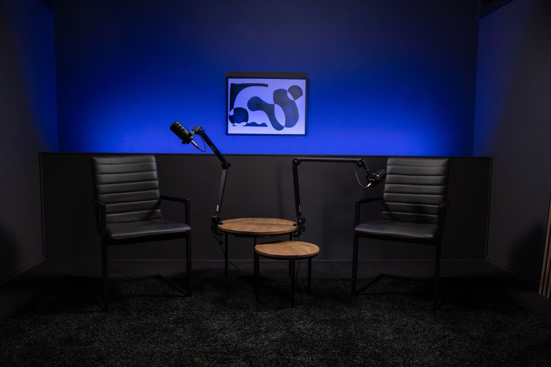 PodcastStudioBarneveld interieur met comfortabele stoelen en warme verlichting COZY