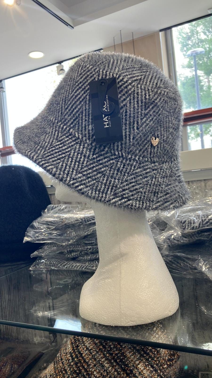 cappello grigio