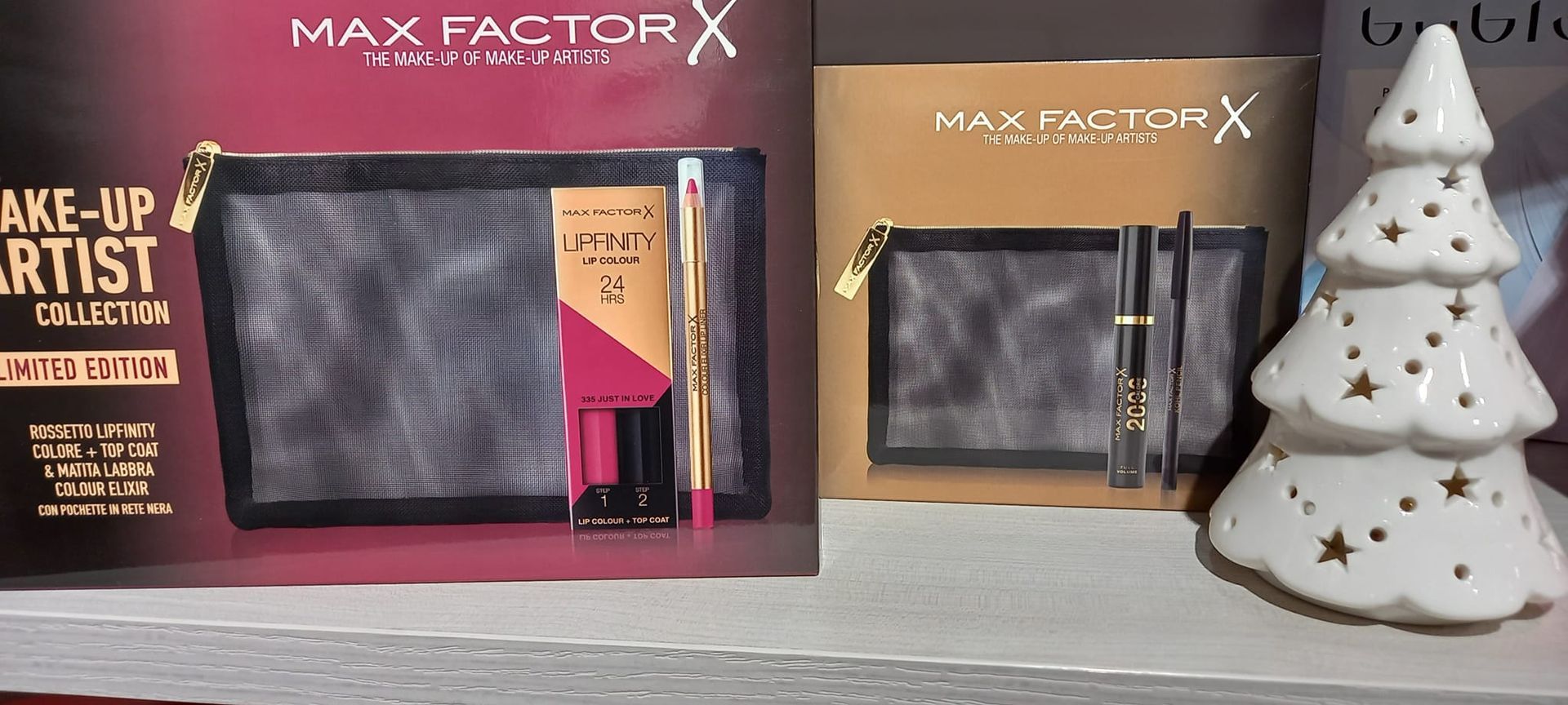 pochette con cosmetici