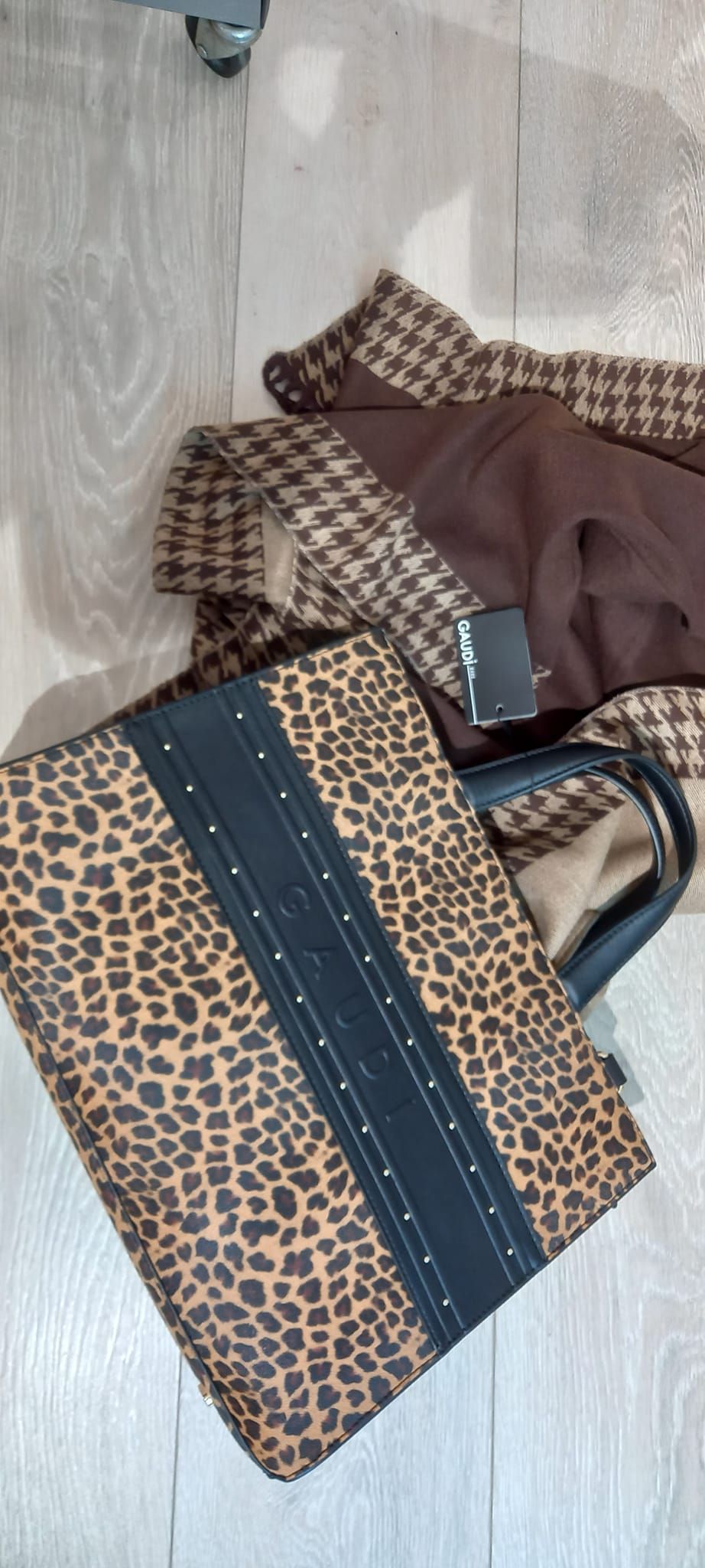 norsa donna leopardata