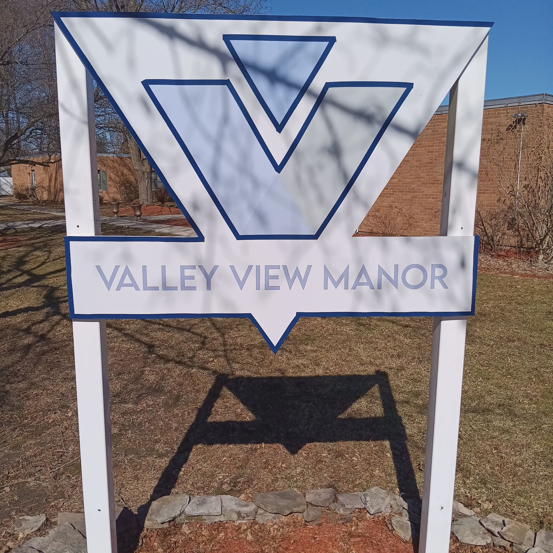 Valley View Sign | Valley View Manor