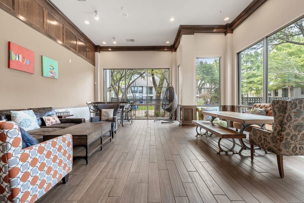 Community lounge area at Marquis at Waterview in Richardson, TX.