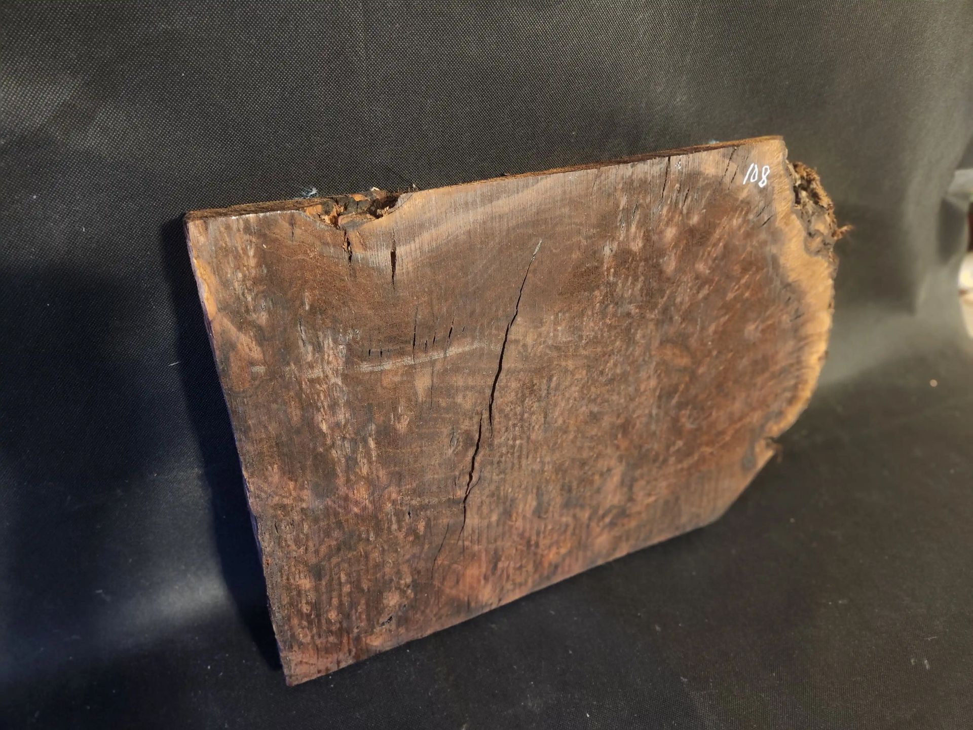 Walnut Burl Slab (Rough saw cut = no sanding)
20