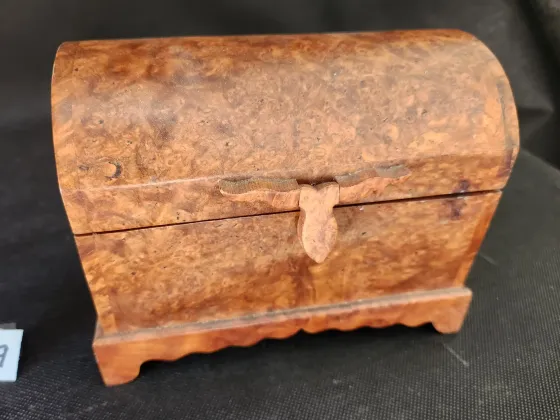 Rosewood Burl Dometop Box
6.5