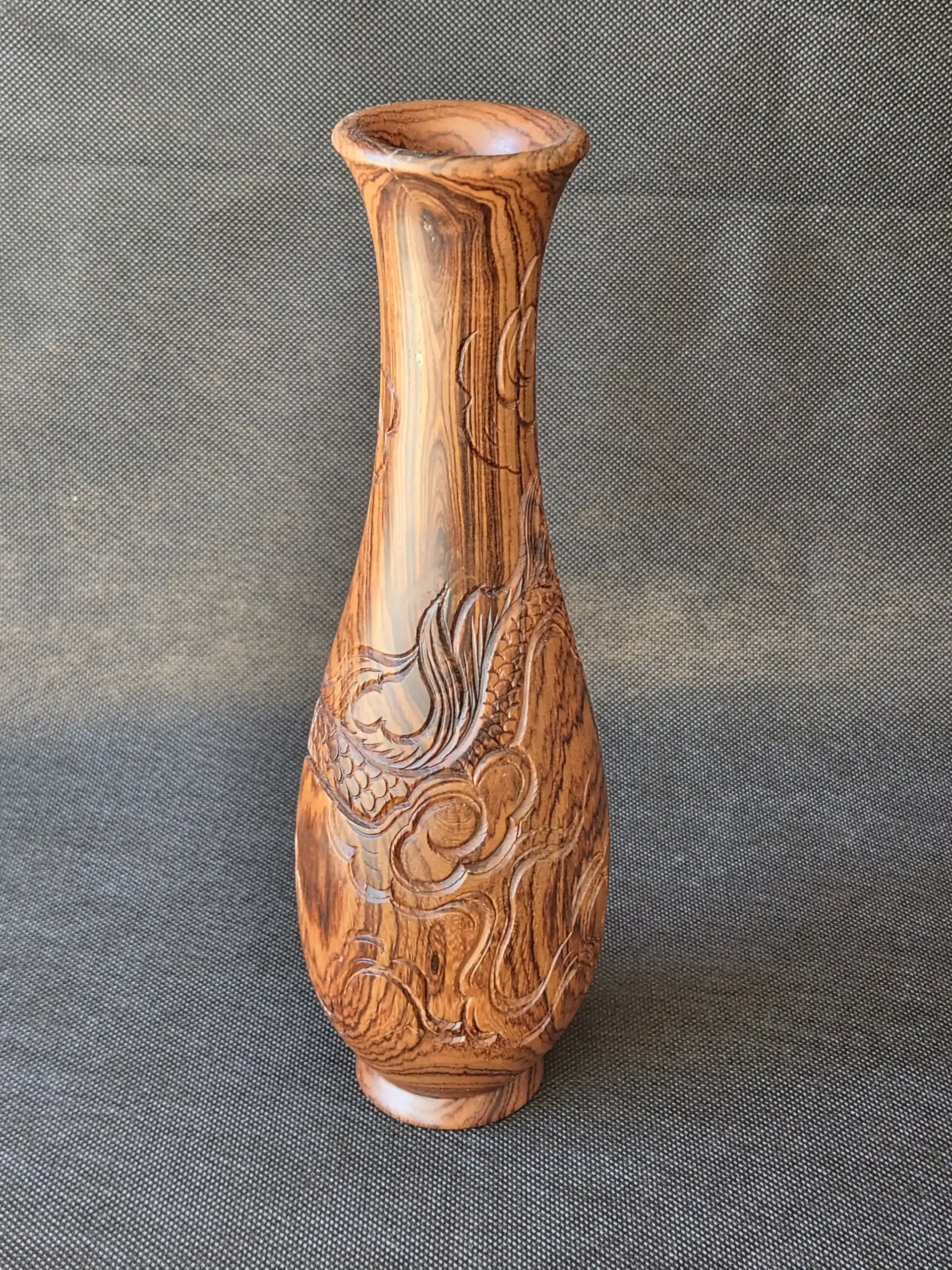 Rosewood carved case
3