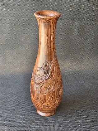 Rosewood carved case
3