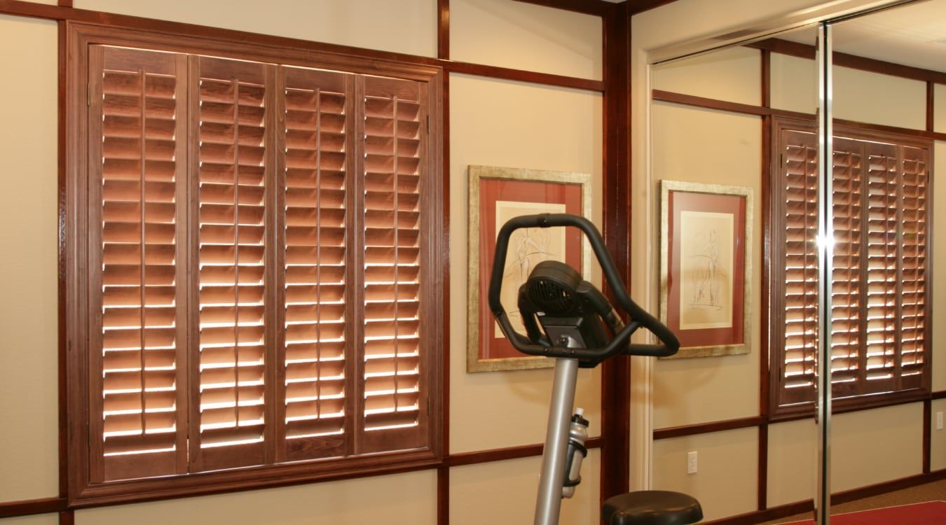 Window Treatment Materials That Withstand Sweat and Heat
