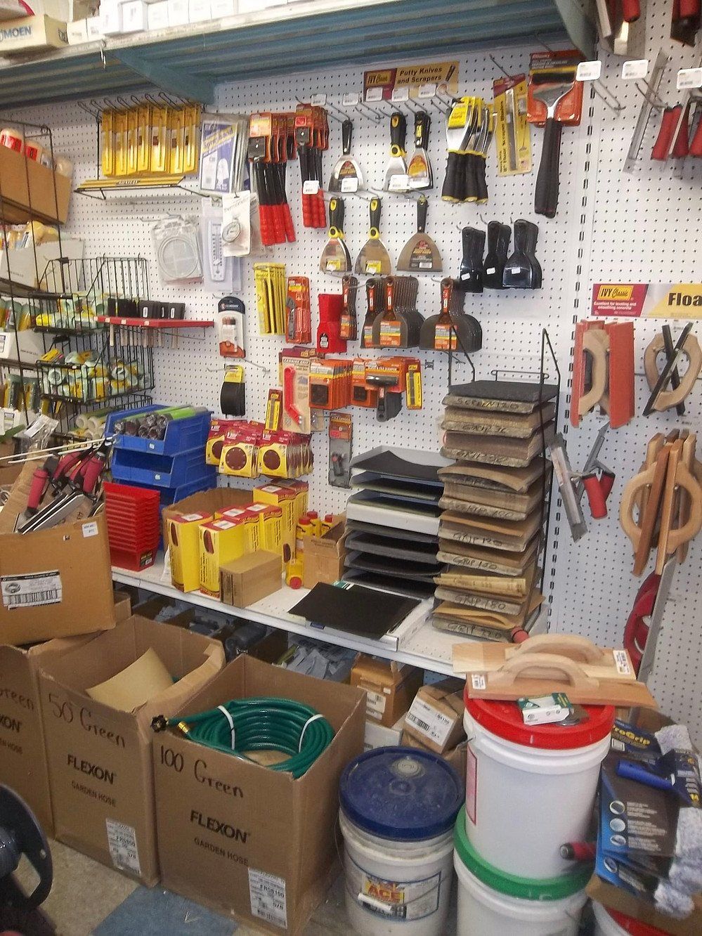 New York AuctionFully Stocked Hardware Store.Atlas Auctioneers