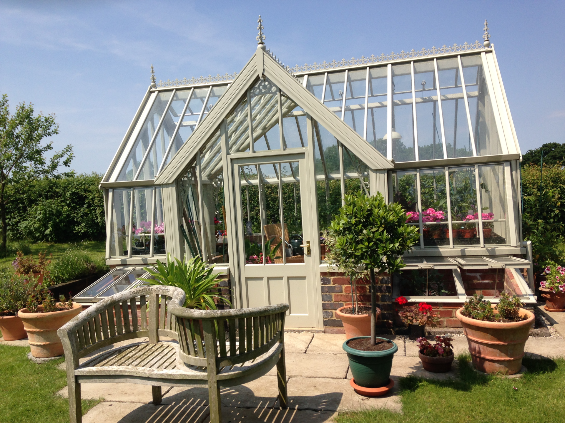 Garden room by RTB construction in Cheltenham