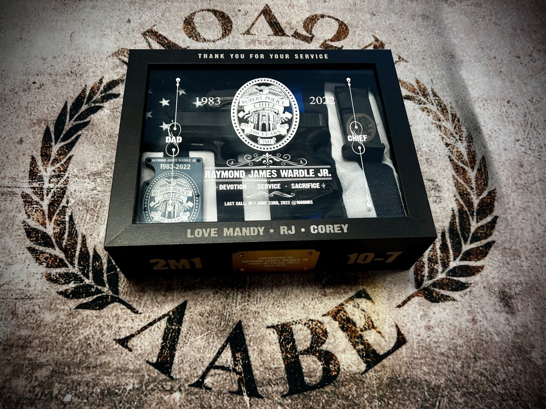 A black box with the word tabe on it