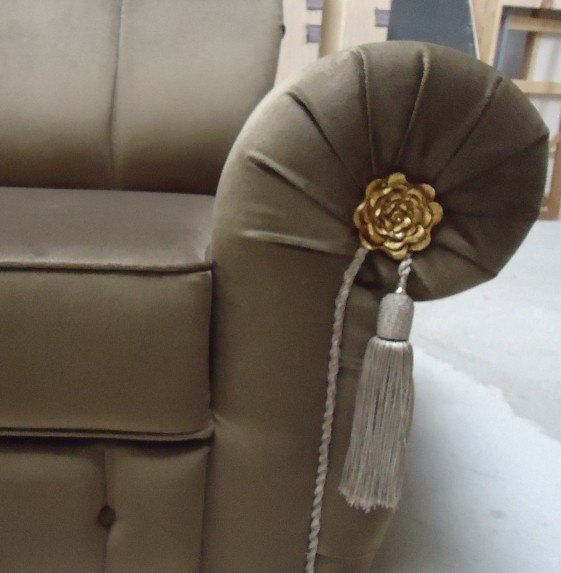 Roseta entalhada folheada a ouro