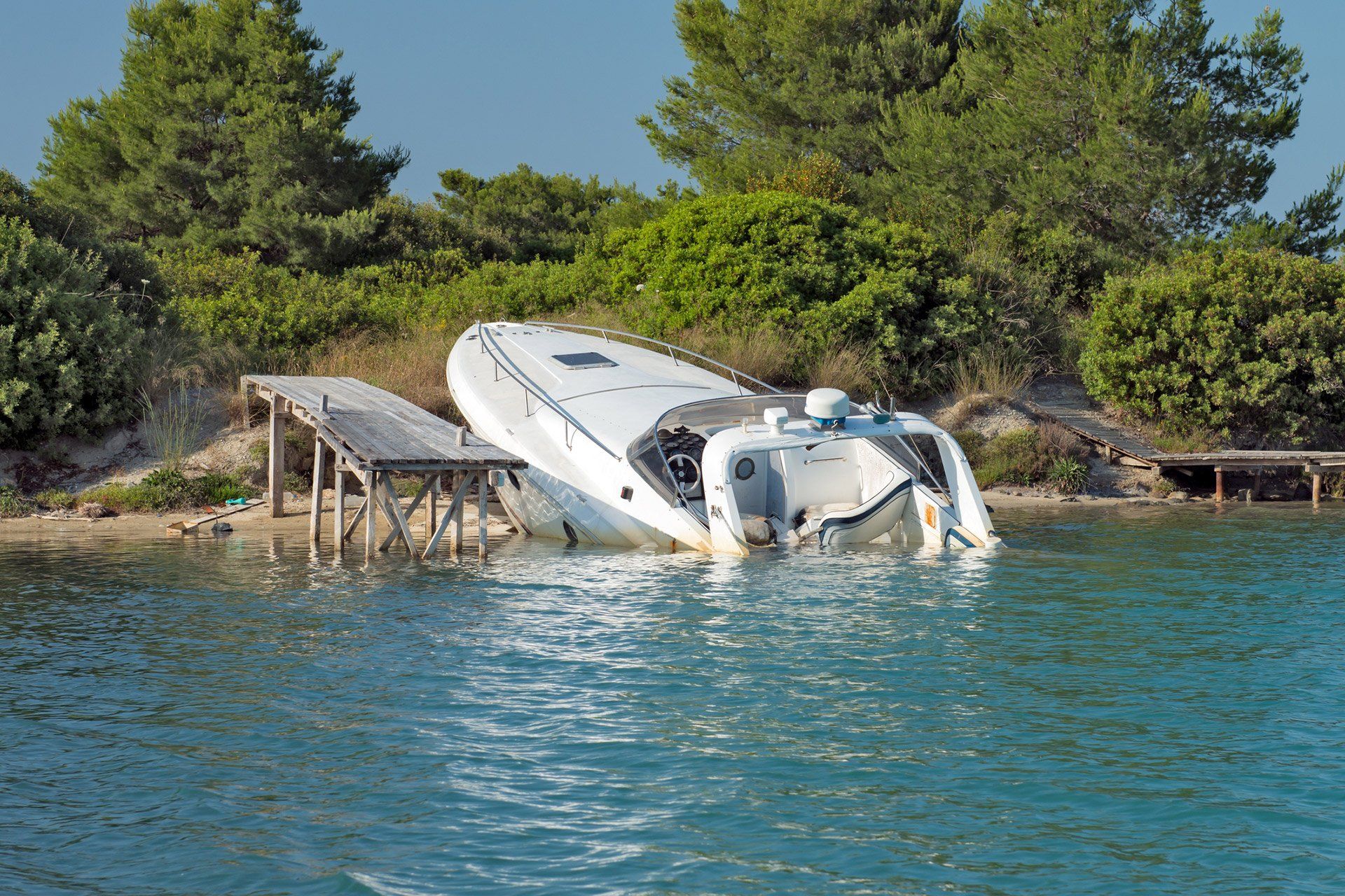 boat crash on shore call personal injury attorney