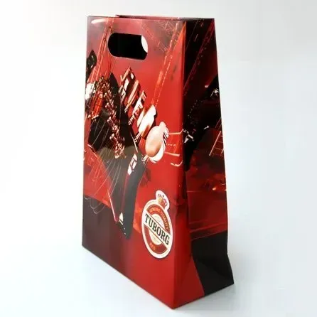 שקיות נייר ממותגות