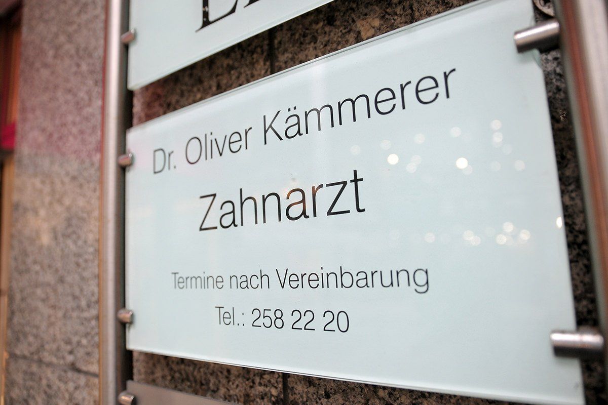 Praxisschild, Zahnarzt Köln, Kämmerer