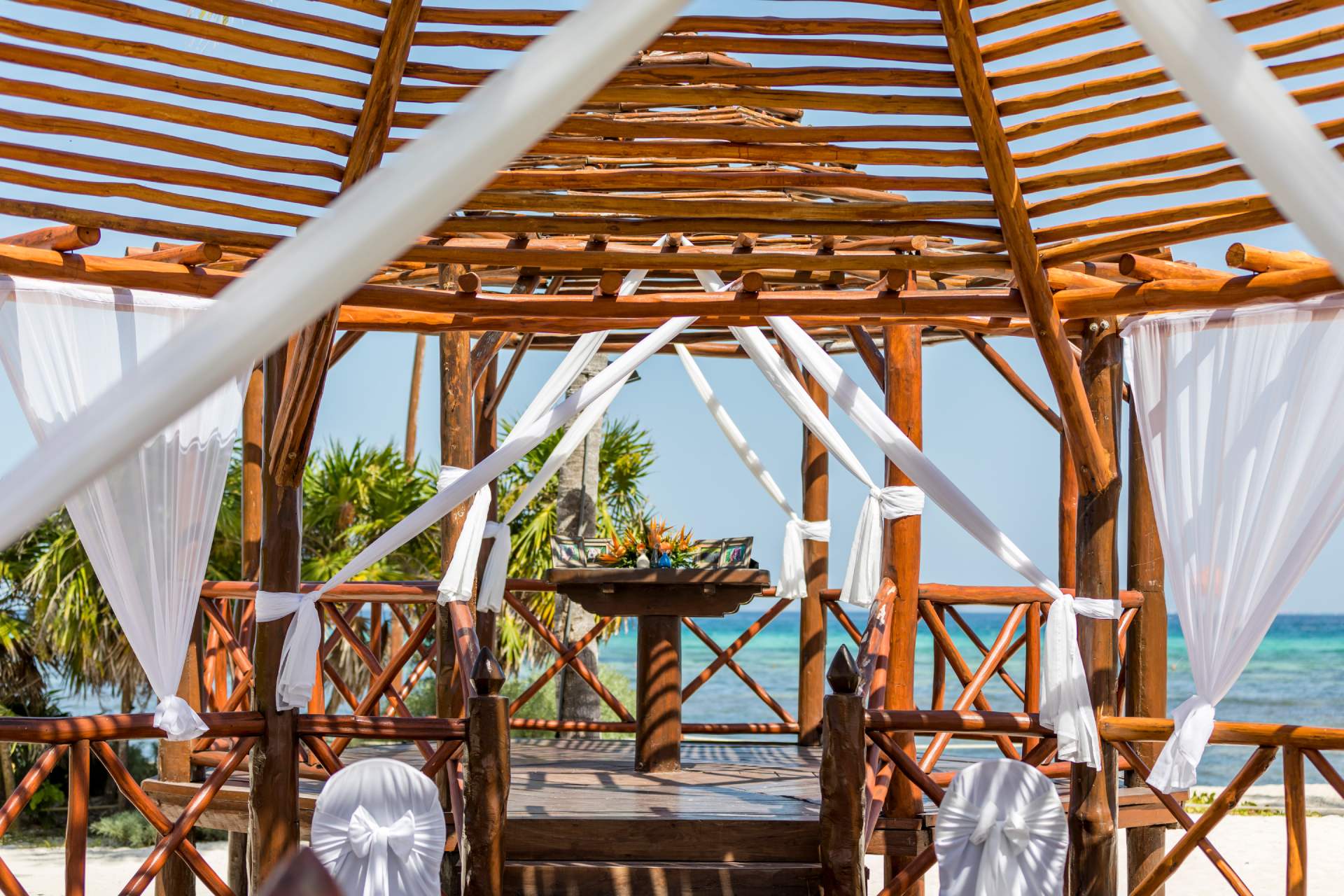 pergola con telo avvolto