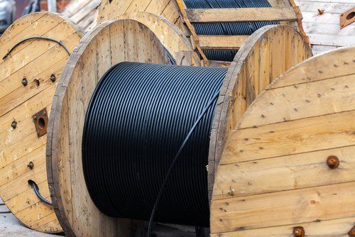 bobina con filo nero