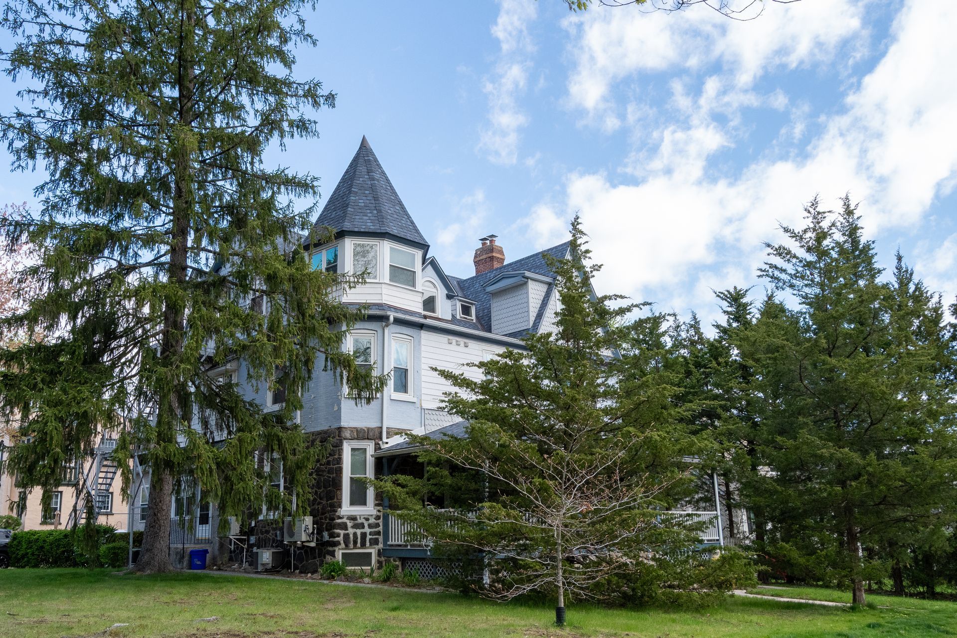 A picture of one of Wagner Apartments-Wayne on a sunny spring afternoon