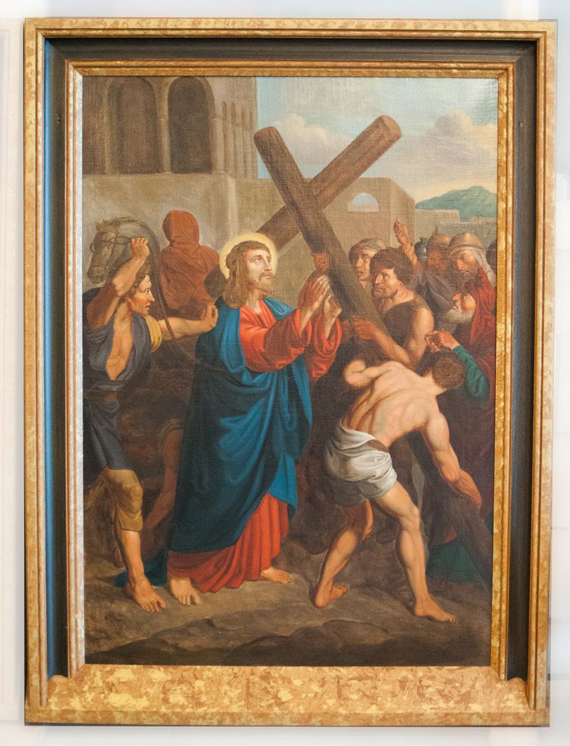 Statie 1: Jezus neemt het kruis op zijn schouders