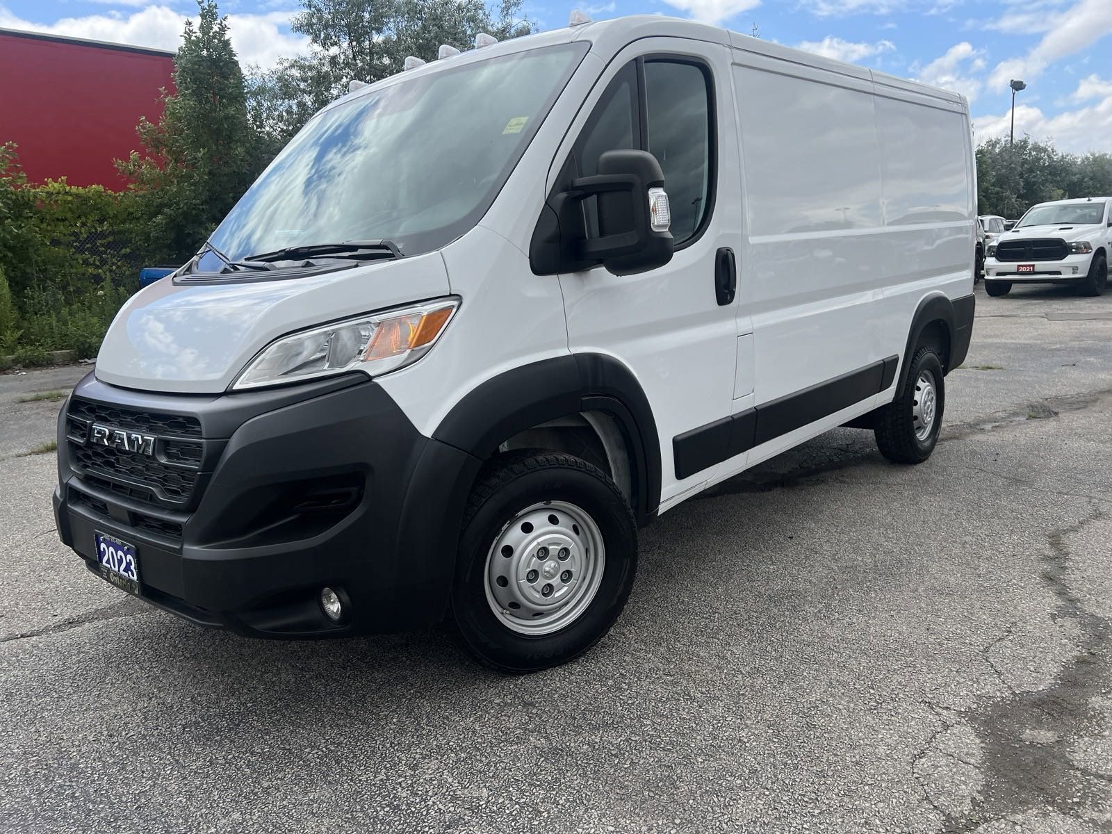 Delivery Van for Courier Service in toronto