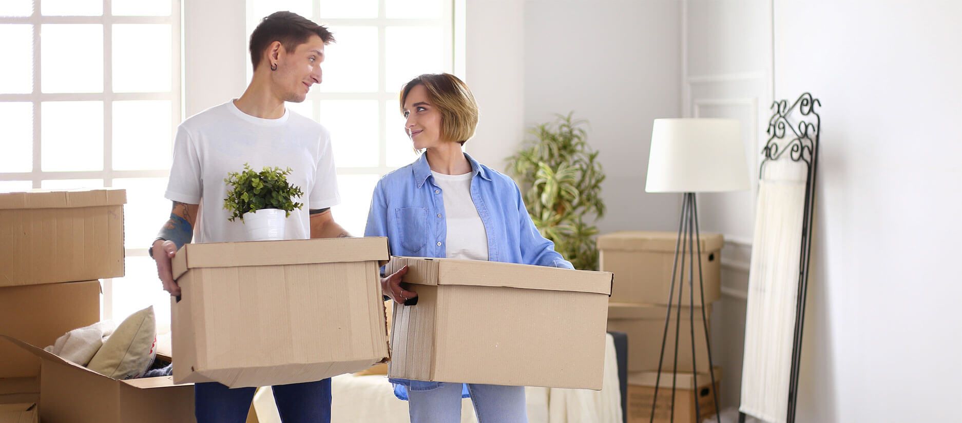 Couple moving long distance