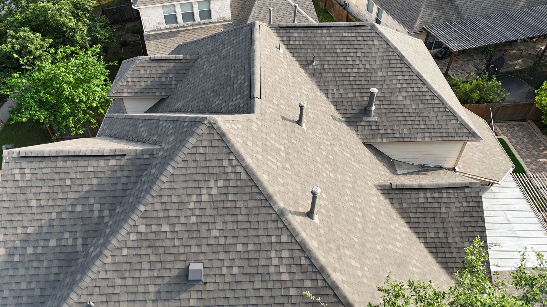 Atlas Pinnacle® Pristine Weathered Wood Architectural Roofing Shingles