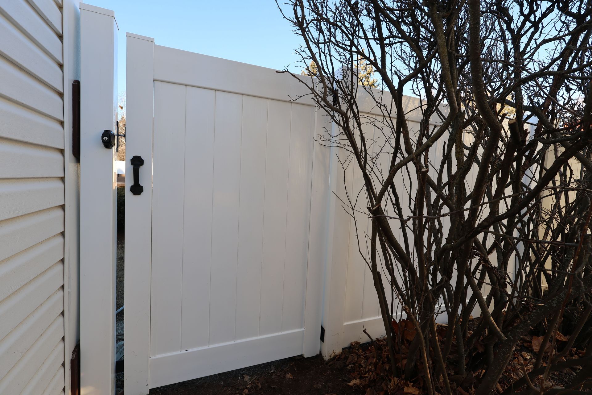 vinyl fence installation Illinois