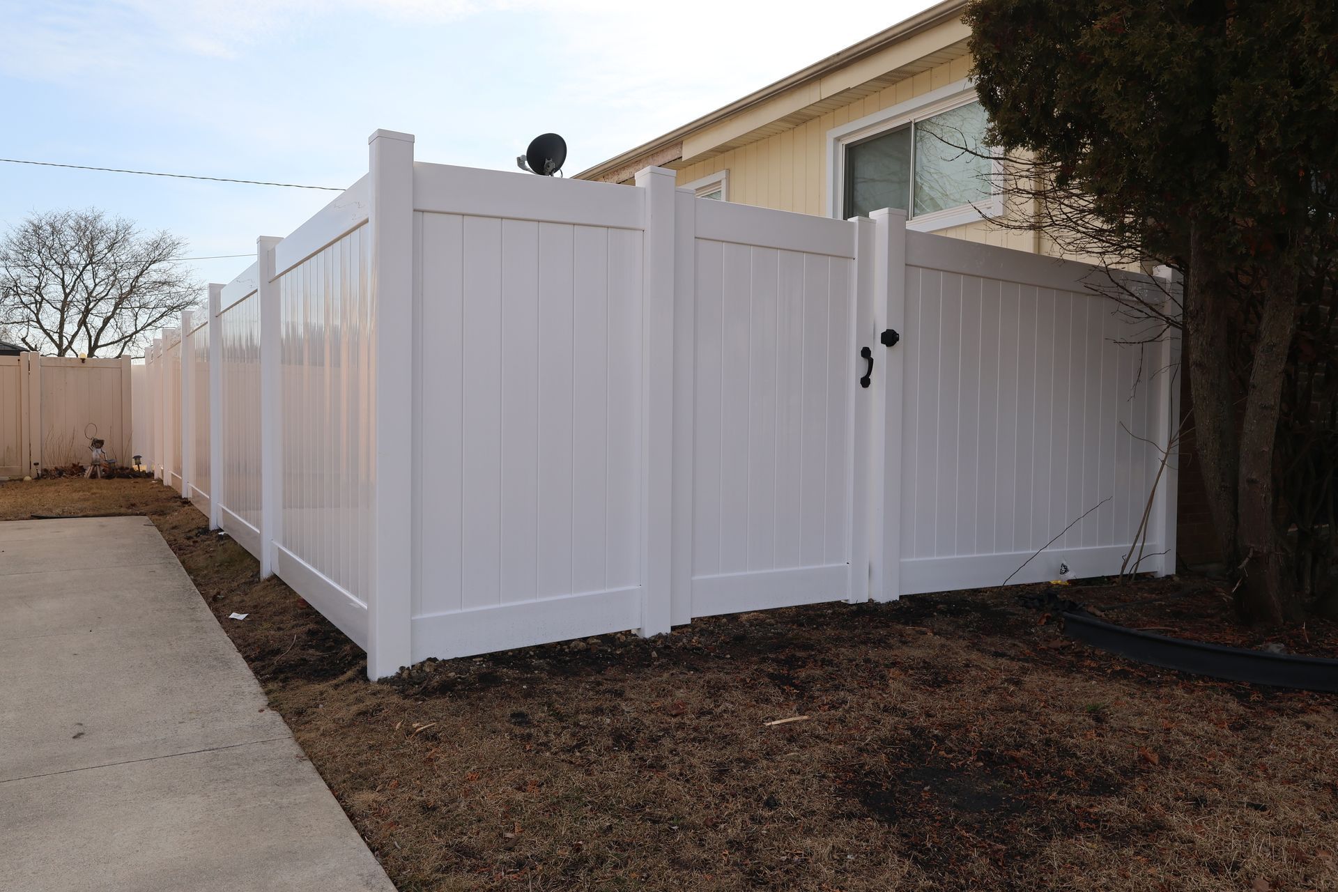 vinyl fence installation Illinois